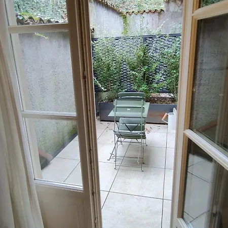 Δωμάτια σε οικογενειακή κατοικία Annama Coliving